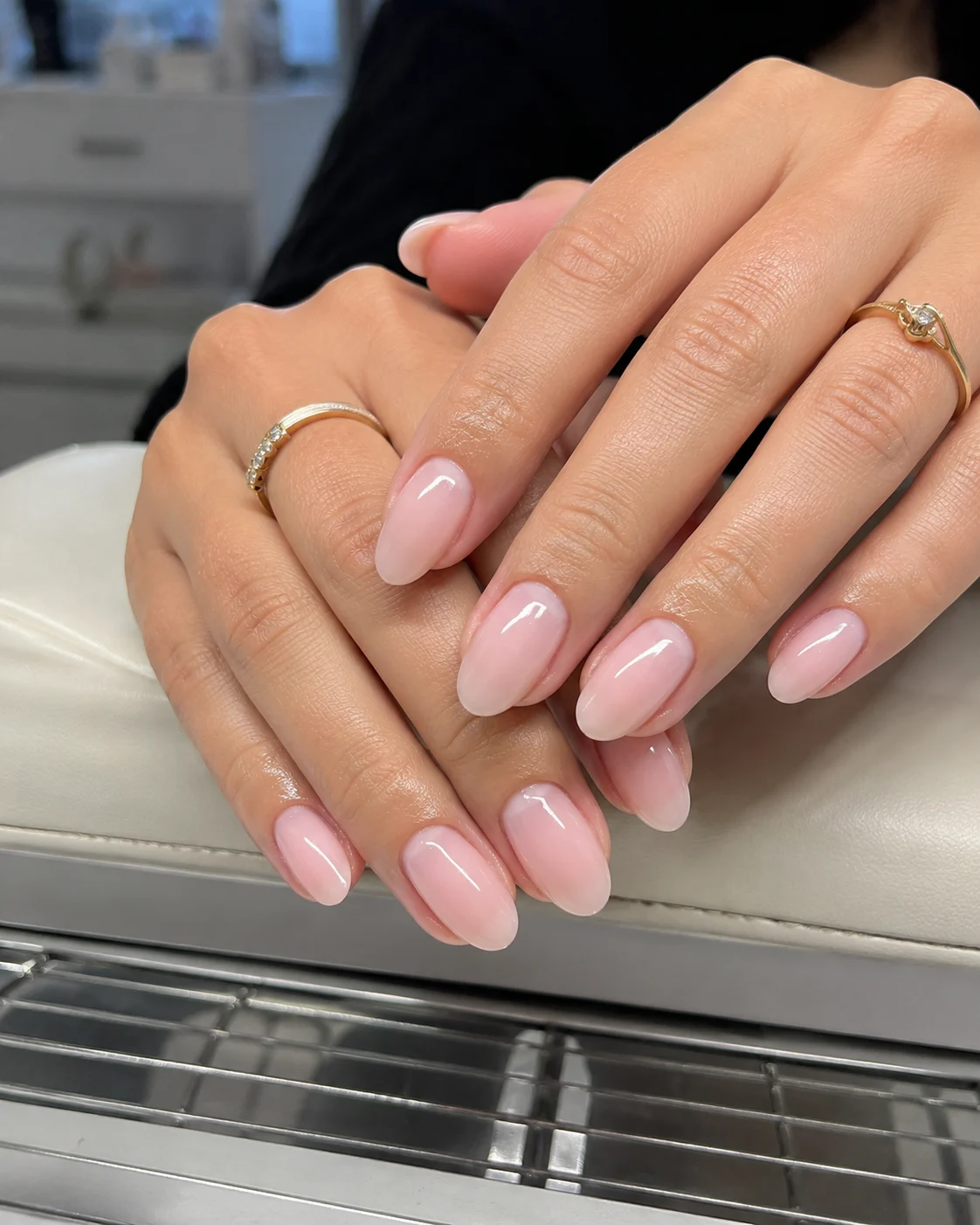 Gel korekcija u salonu BookBeaut Demo Studio