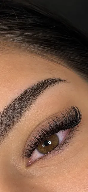 Hybrid volume u salonu Lash&Brows studio