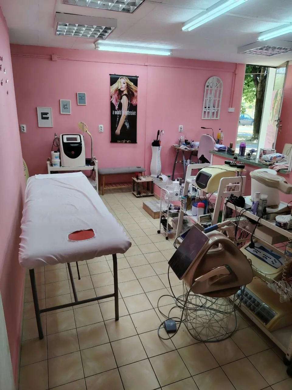 Fotografija galerije salona Cecacosmetics 021